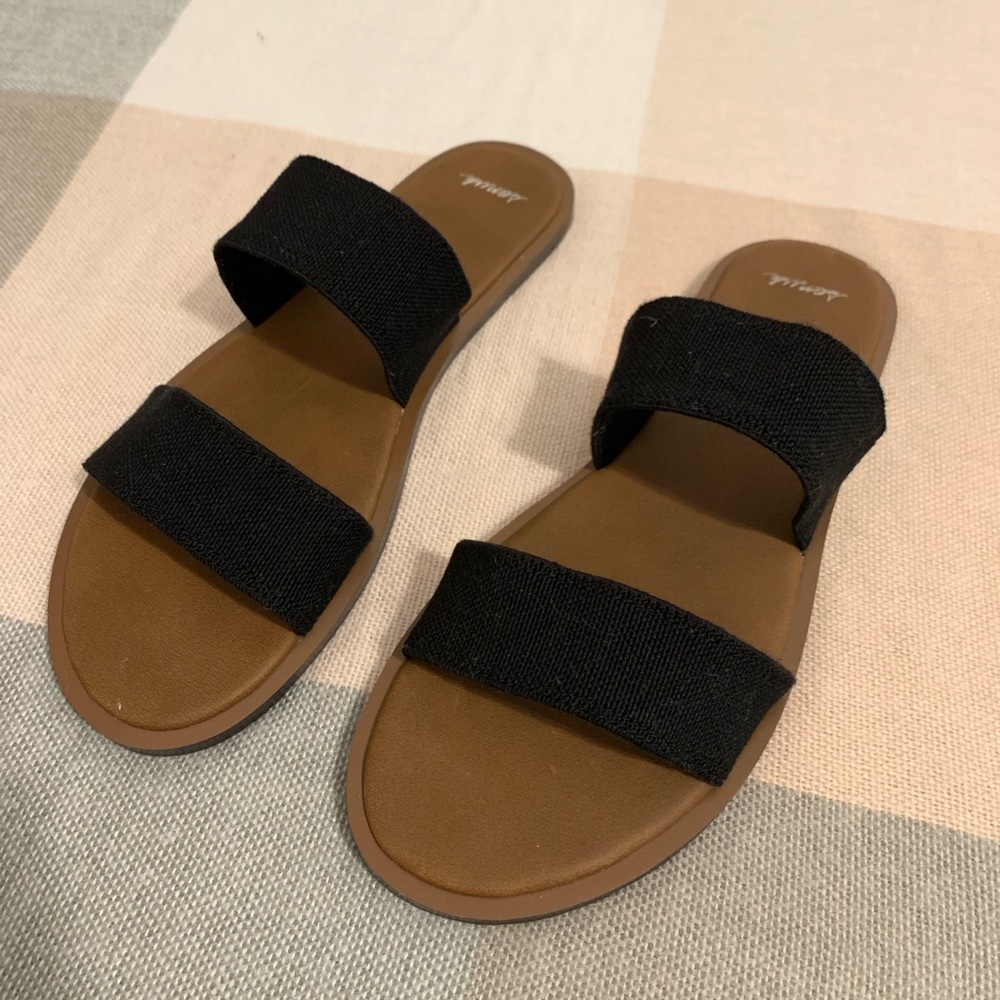 Sanuk Sandals